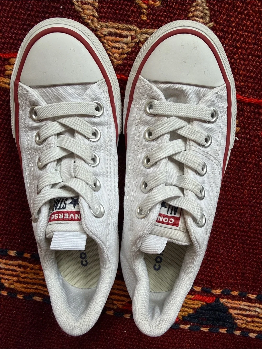 Converse low top